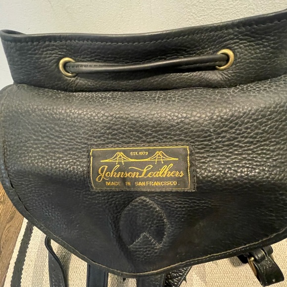 Johnson Leathers San Francisco black leather backpack/bag. - Picture 4 of 5